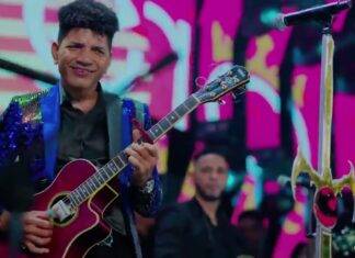 El Varón De La Bachata Huelo A Soledad en Vivo
