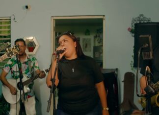 LalaWey La Profesora El Chico Del Apartamento 512