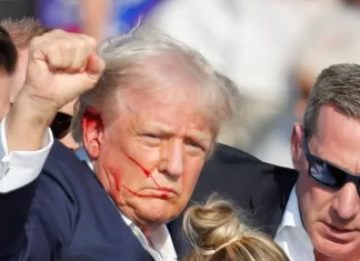 Donald Trump resulta herido tras caer durante un mitin en Pensilvania