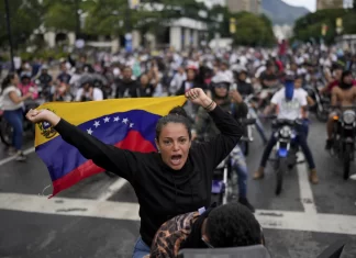 Miles de personas protestan en Caracas contra la reelección de Maduro